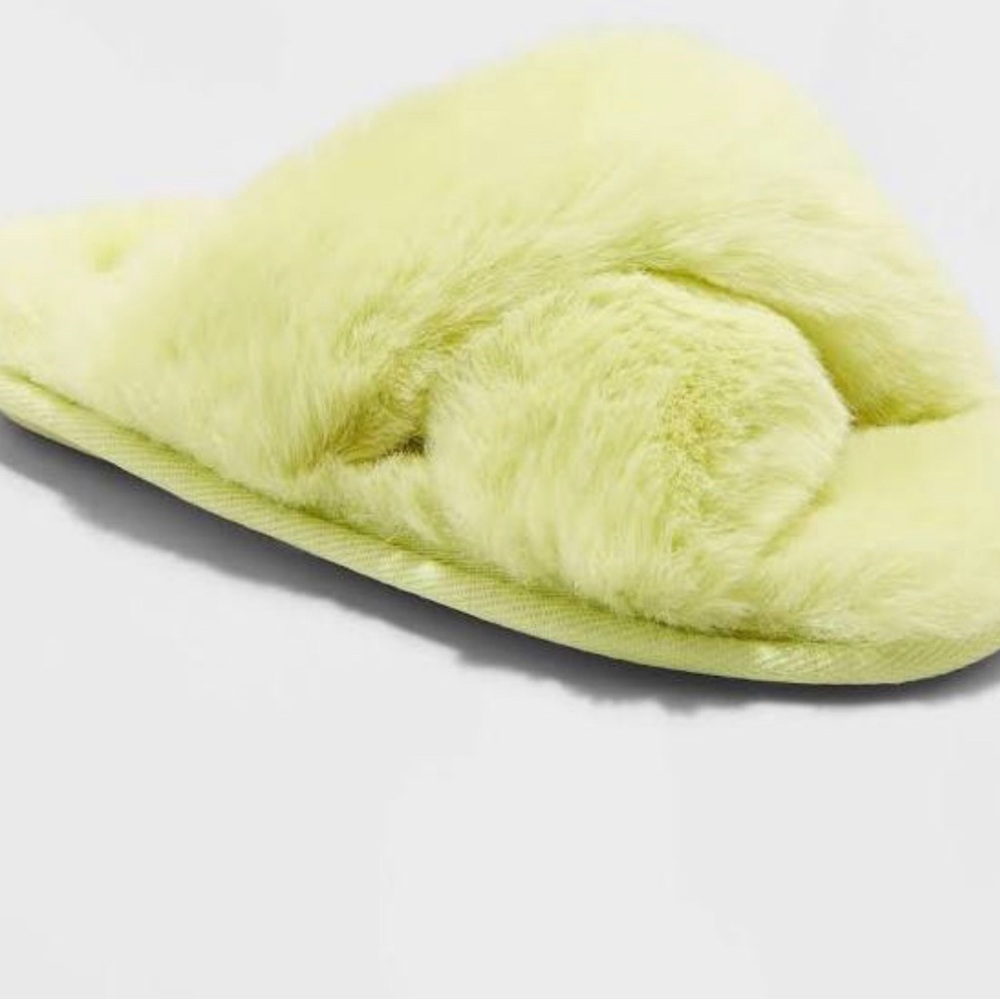 NWT CAT & JACK LIME GREEN FUZZY SLIPPERS